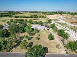 940 S Mitchell Rd, Mansfield, TX 76063