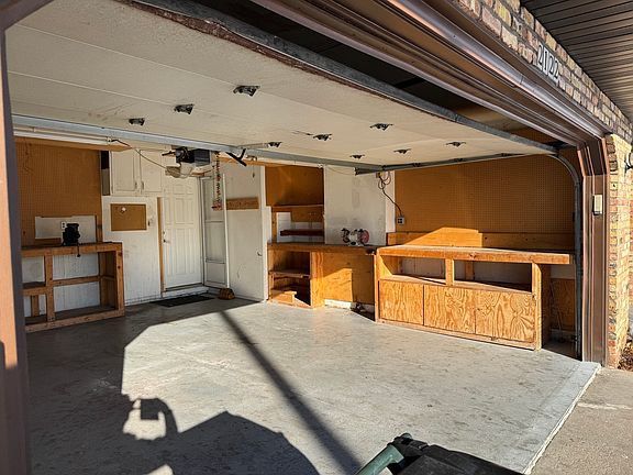 4th image of 2122 W 31st St