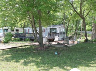 42 Lakeshore Dr, Wilmington, IL 60481