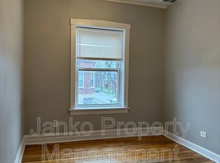 6118 Roosevelt Rd APT 1W, Oak Park, IL 60304