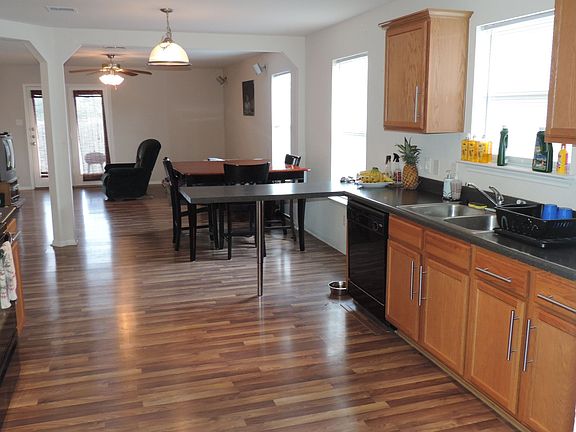 2nd image of 524 Peanut Dr