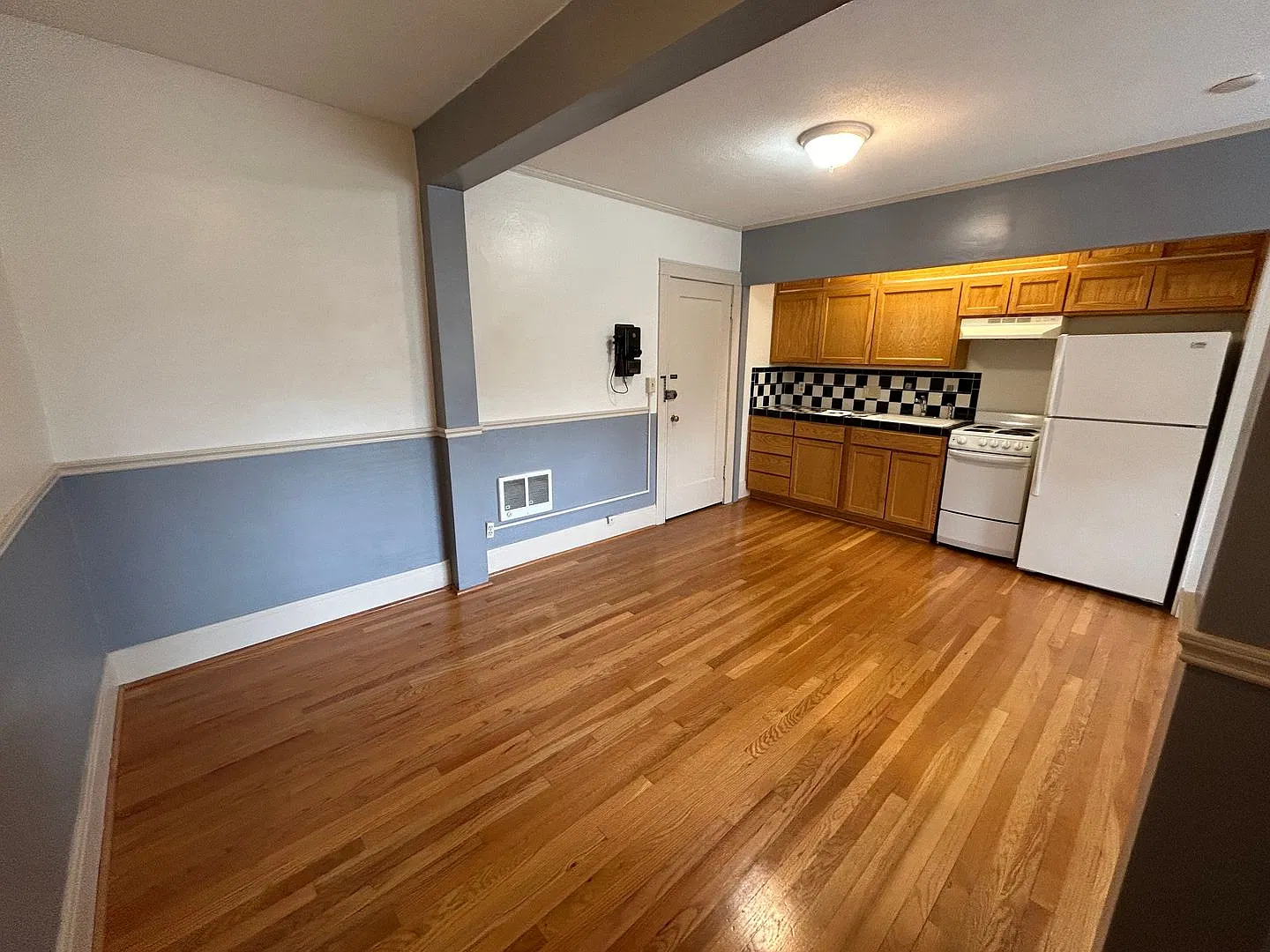 #362 Broadmore Apartments — Photo 2