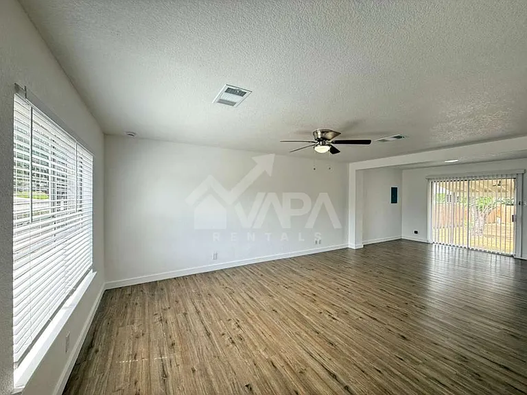 3713 Candlebluff Dr — Photo 13