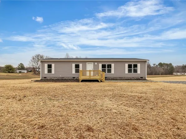 549 Mount Wesley Church Rd, Hiddenite, NC 28636