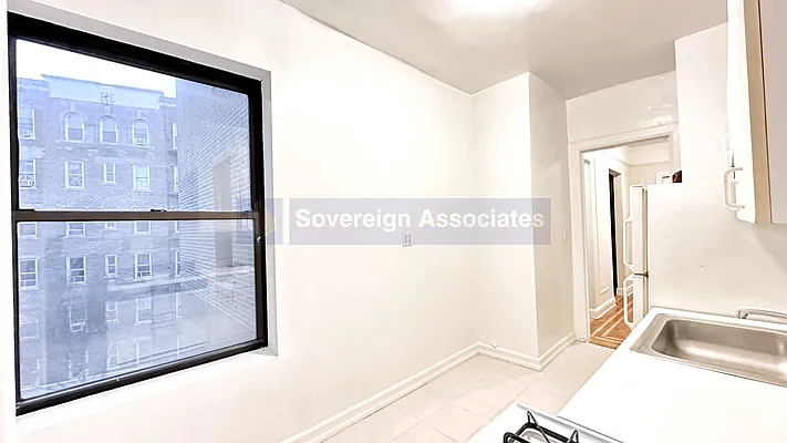 Rented by Sovereign Associates | media 18