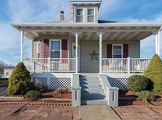 723 Manville Rd, Woonsocket, RI 02895