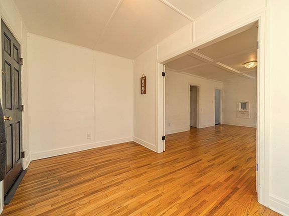 4th image of 845 Teller Ave