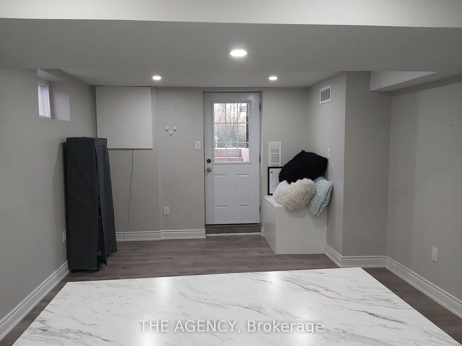 3 bed, $2,100 — Photo 3