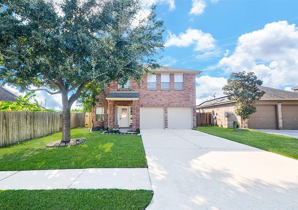 1st image of 2203 Castle Gardens Ln