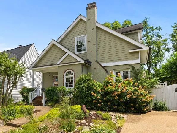 304 Summers Dr, Alexandria, VA 22301