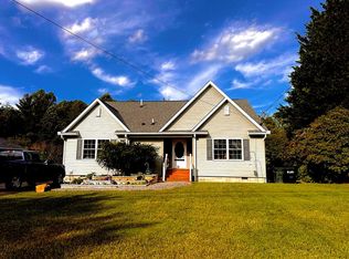 7618 Gatewood Rd, Fayetteville, WV 25840