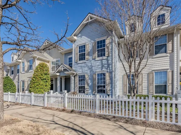 6204 Crescent St, North Richland Hills, TX 76180