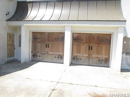 3rd image of 3915 Antoinette Dr
