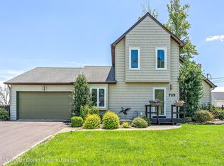 723 Capstan Dr, Forked River, NJ 08731