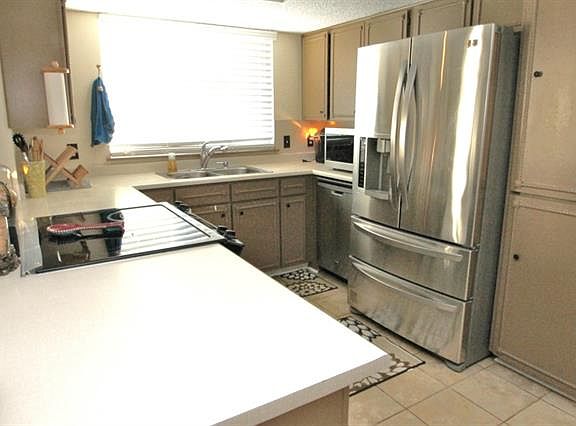5th image of 509 Willow Cir W