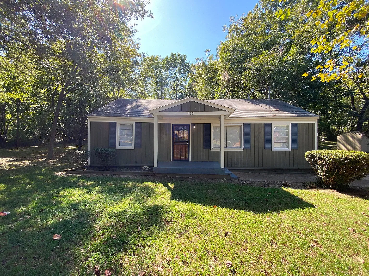 133 Pickett Rd — Photo 1