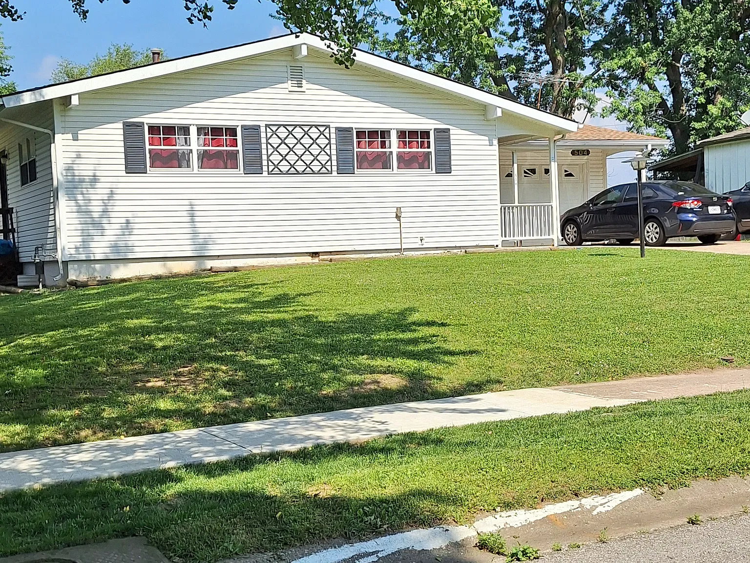 3 bed, 1.5 bath, 925 sqft, $1,500 — Photo 1