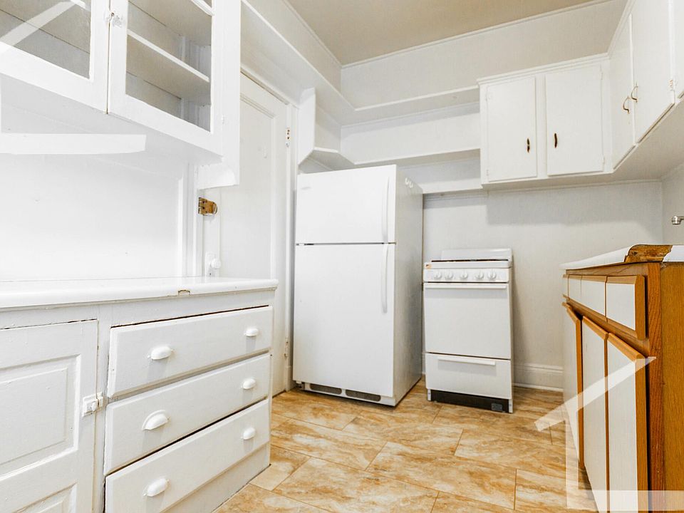 1st image of 16 Melvin Ave #2