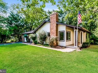 256 W Meadowland Ln, Sterling, VA 20164