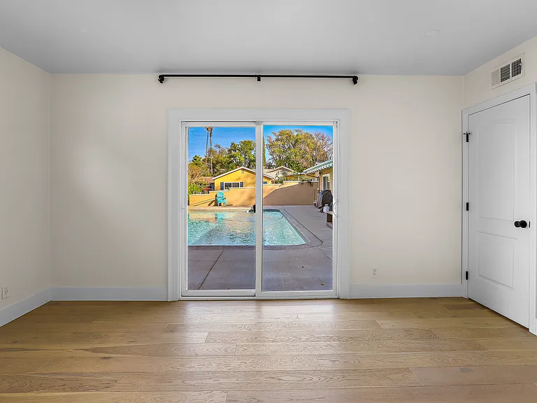 4835 Cliffside Dr — Photo 43