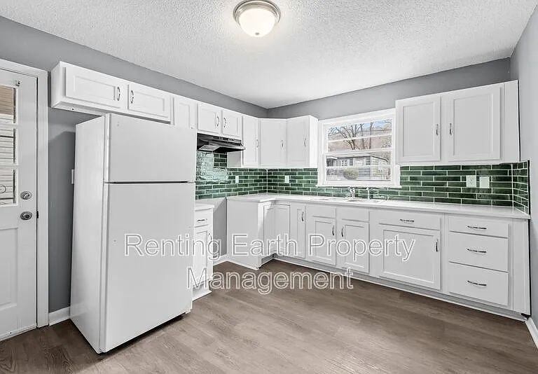 7216 Paris Ave — Photo 13