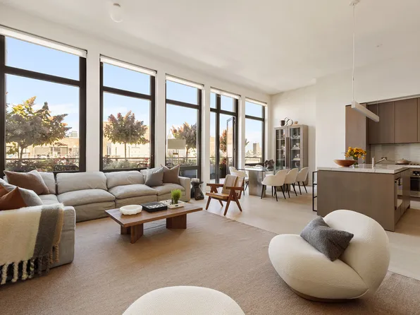 77 Charlton Street image 1 of 22