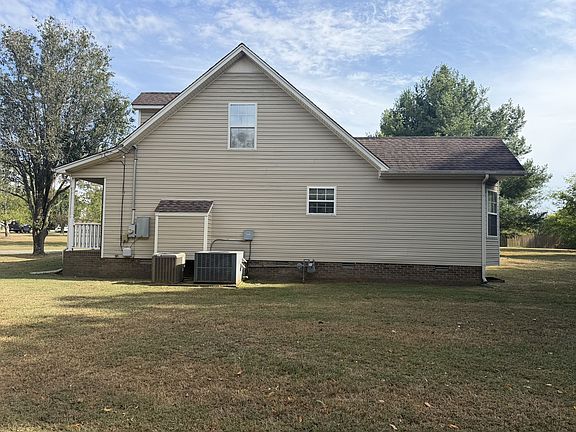4th image of 2039 Sterling St