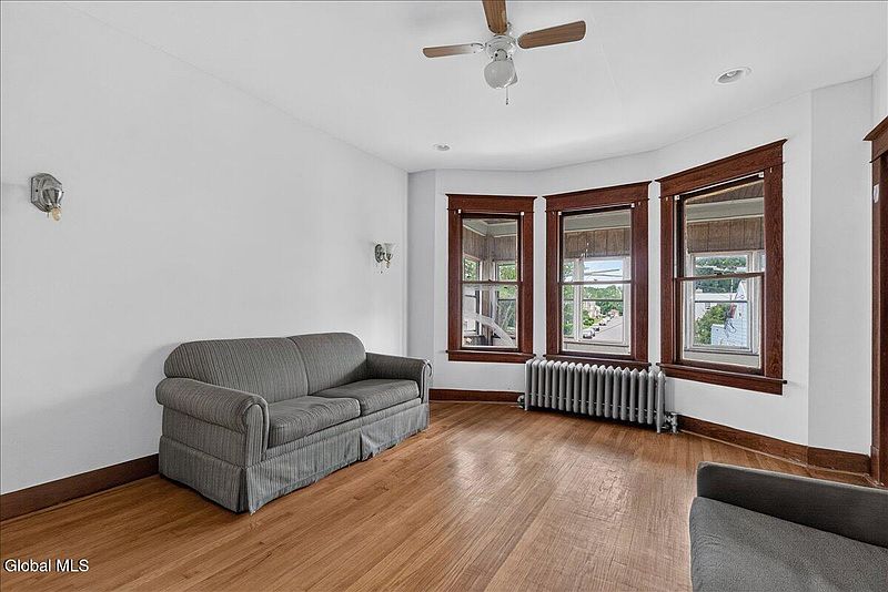 5th image of 302 Second Avenue