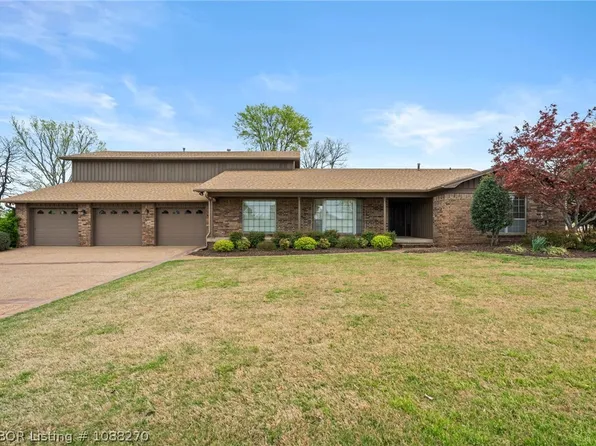 1400 N 13th St, Van Buren, AR 72956