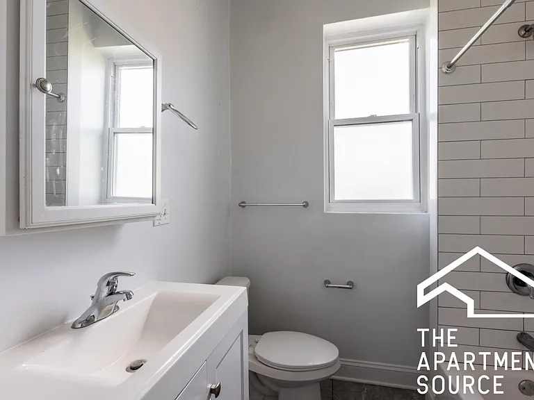 2816 N Troy St #3 — Photo 9