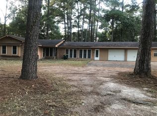 2 Pines Rd, New Caney, TX 77357