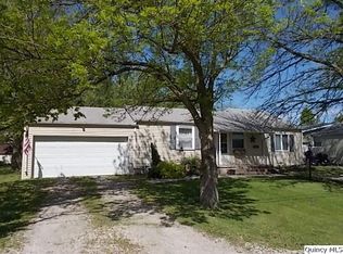 33 N 2nd St, Carthage, IL 62321