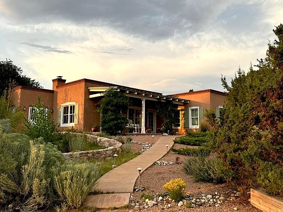 2nd image of 16 Montoya Cir