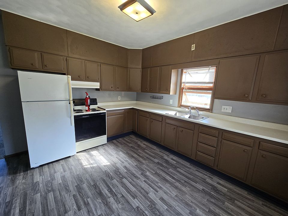 1st image of 306 1/2 1st St NW