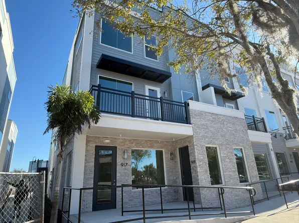 919 City Walk Ln, Oviedo, FL 32765