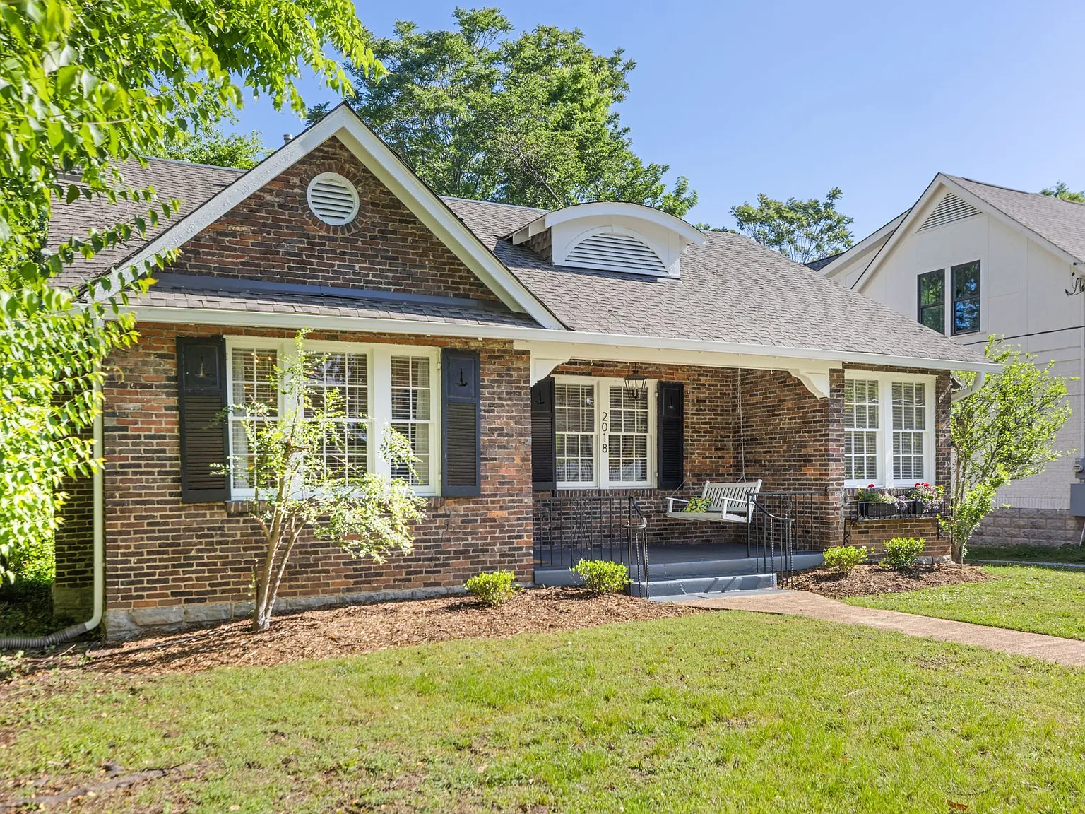 3 bed, 1.0 bath, 1650 sqft, $2,800 — Photo 3