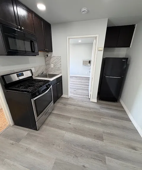 645 N New Hampshire Ave #7 — Photo 1