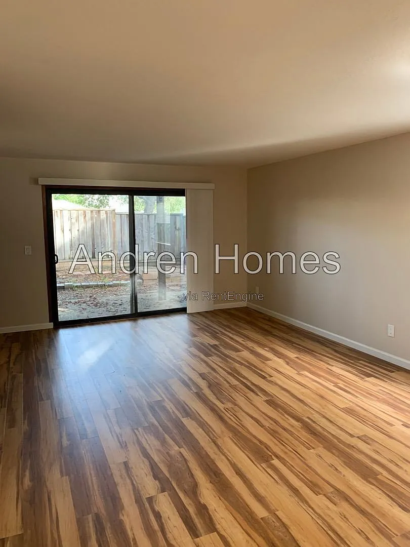 2 bed, 2.0 bath, 1000 sqft, $3,000 — Photo 3