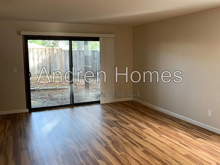 150 Sea Ridge Ct #2 — Photo 3