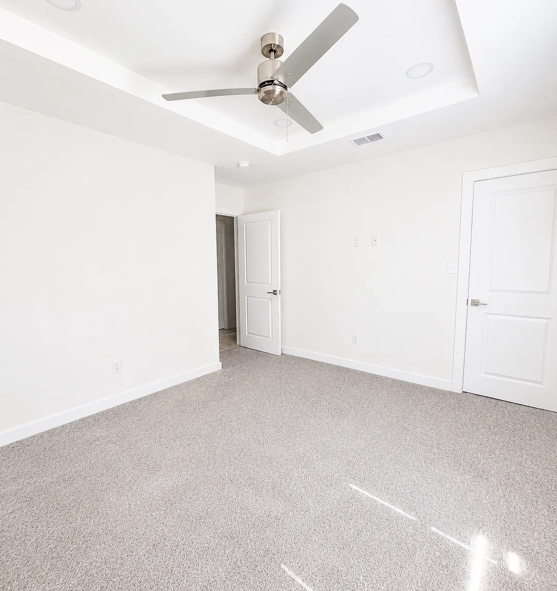 2 bed, 1012 sqft, $1,350 — Photo 3