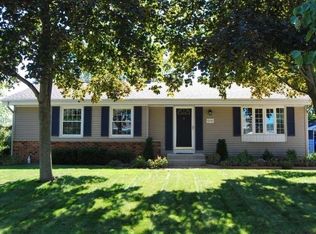 529 Deer Pass Rd, Saukville, WI 53080