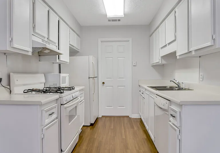 207 Whittington Dr — Photo 5