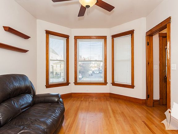 4th image of 3034 N Kedzie Ave #1