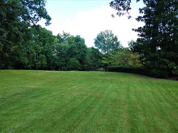 2nd image of 319 Winter Oak Ln