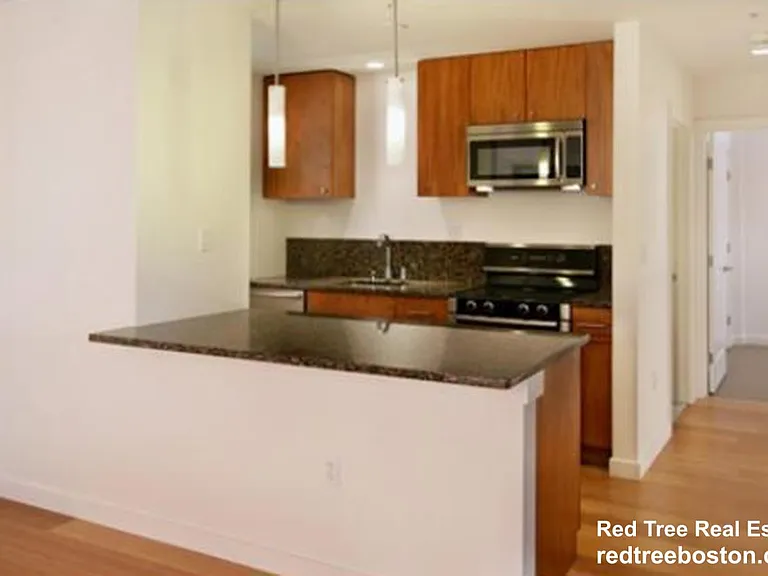 16 Miner St — Photo 2