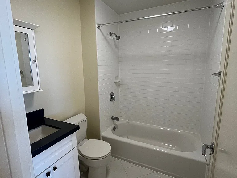 1525 Spruce St #33 — Photo 8