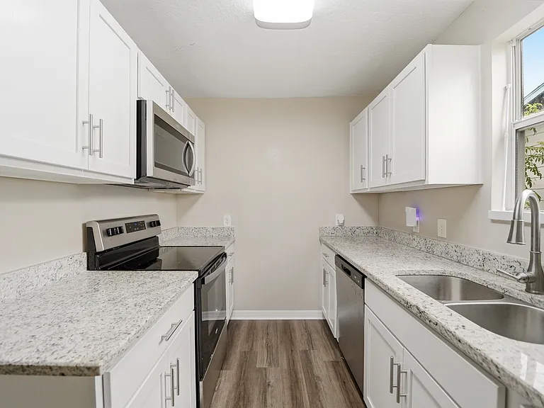 509 Murray Dr — Photo 19