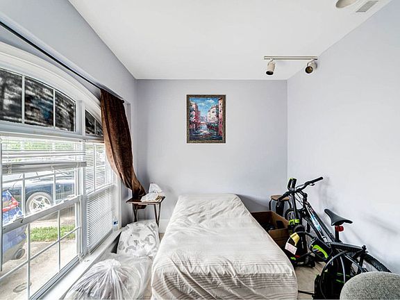 5th image of 15313 Bronco Way