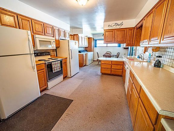 3rd image of 286 S Piety St