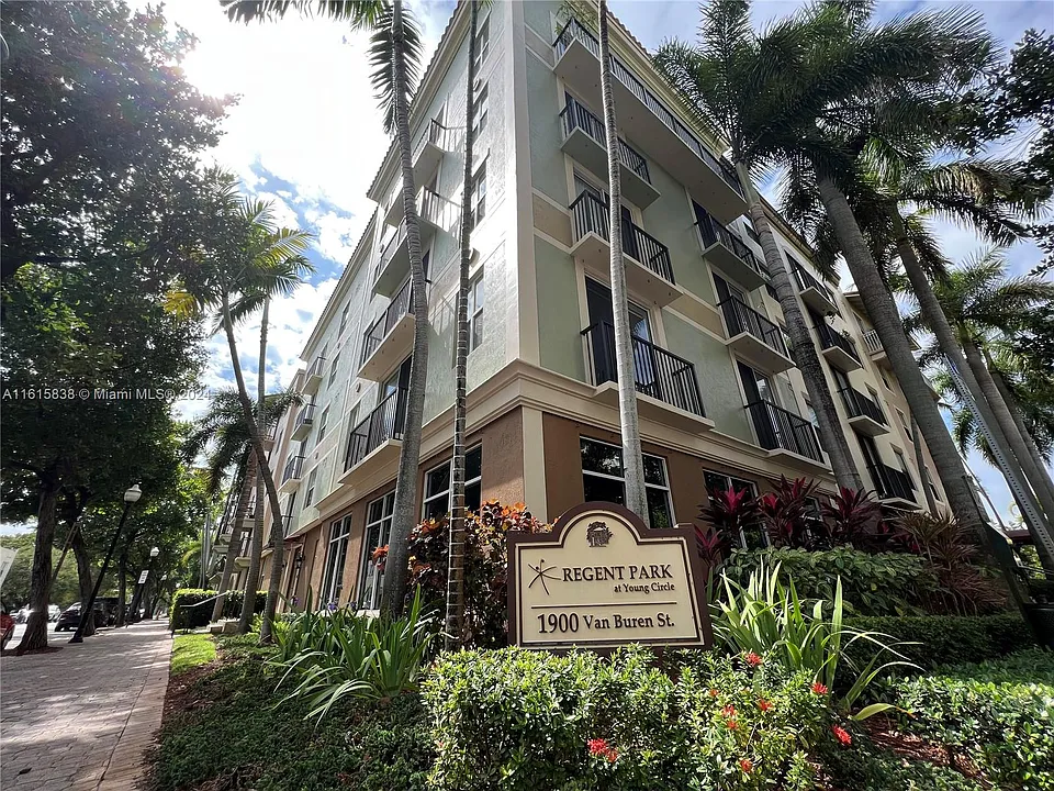 1900 Van Buren St #1000